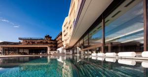 Bazén v ubytování Hotel Cristal nebo v jeho okolí