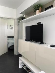 TV a/nebo společenská místnost v ubytování AURORA Apartment Banovci