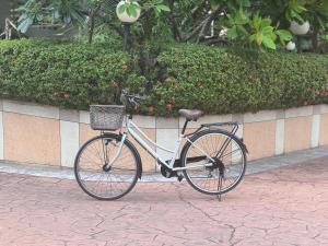 Berbasikal di atau sekitar Metta Condominiums