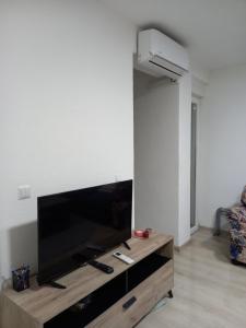 Μια τηλεόραση ή/και κέντρο ψυχαγωγίας στο Stan Živinice bb