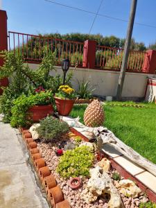 A garden outside Maison du Soleil