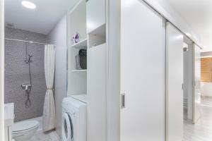 Koupelna v ubytování Apartamento Acuario Arinaga + 21 fotografií
