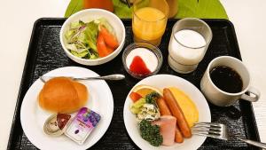Comida en o cerca de este hotel