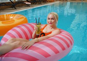 Bazén v ubytování Hotel Magnólia nebo v jeho okolí