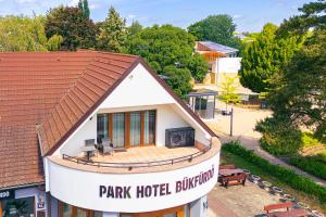 Budova, kde se hotel nachází + 37 fotografií