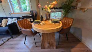 Fotografie z fotogalerie ubytování Sfeervol chalet de Dassenburcht v destinaci Emst