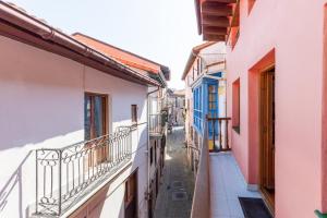 Balkoni atau teres di Sabetche - baskeyrentals