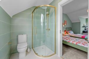 Ein Badezimmer in der Unterkunft 72 The Westpoint Way