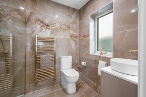 Ein Badezimmer in der Unterkunft 72 The Westpoint Way