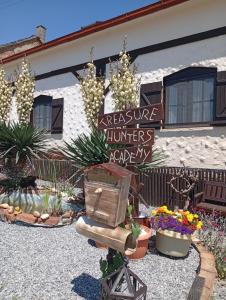 Κήπος έξω από το XXL apartman Treasure Hunters Academy