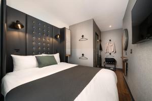 Letto o letti in una camera di Point A Hotel London Westminster