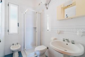 Ένα μπάνιο στο Appartamento Vista Mare