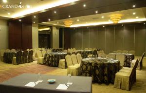 Restaurace v ubytování I Hotel Batam
