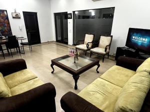 Fotografie z fotogalerie ubytování Spacious 1 Kanal GP DHA Ph 5 v destinaci Lahore