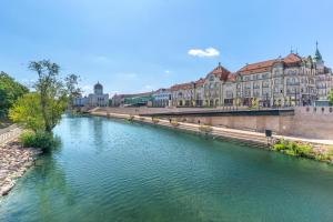 Výhled na řeku, která protéká v blízkosti apartmánu