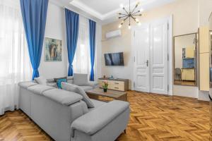 TV a/nebo společenská místnost v ubytování Blue Heritage