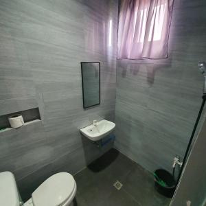 Ένα μπάνιο στο AOSMECPoolCamp Hotel