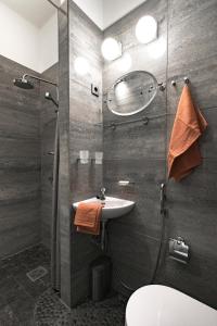 Phòng tắm tại Hotel-standard design apartment with sea view +29 ảnh