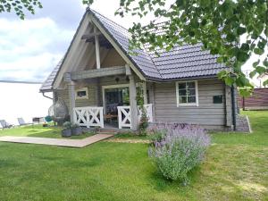 Το κτήριο όπου στεγάζεται  η παραθεριστική κατοικία