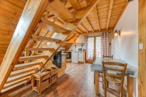 Η κουζίνα ή μικρή κουζίνα στο Auberge Passoud 202