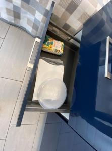 Galería fotográfica de Modernes Bungalow im wunderschönen Garten mit Pool en Friedrichshafen