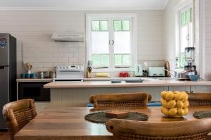 Kuchyň nebo kuchyňský kout v ubytování The Shirl + 28 fotografií