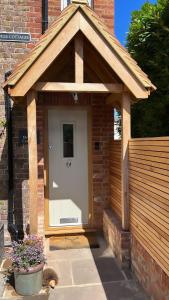 Hoone, kus puhkemaja asub