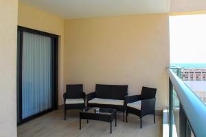 Luxury Suite Apartment #57 By Hashdera Eilat的阳台或露台