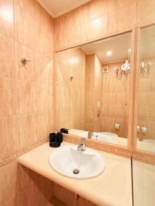 Ένα μπάνιο στο ViolaSuite in Varna South Bay by RV Apartments