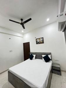 Gallery image of Hotel kashi vaas in Kakarmatha +27 photos