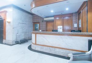 Ο χώρος του λόμπι ή της ρεσεψιόν στο RedDoorz at MPT Suites +42 φωτογραφίες