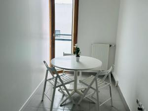 Fotografie z fotogalerie ubytování Holiday Lake View v destinaci Aubervilliers