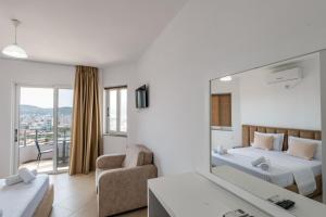 Postel nebo postele na pokoji v ubytování Sunshine Hotel