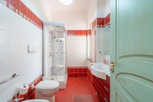 A bathroom at Villa delle Rose