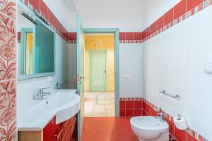 A bathroom at Villa delle Rose