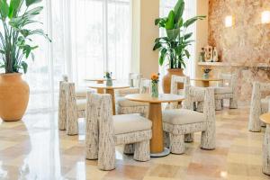 Posezení v ubytování The Shelborne by Proper, a Member of Design Hotels