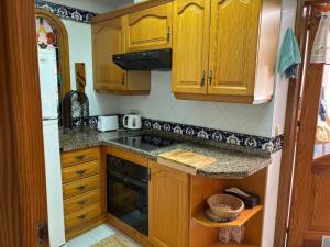 Køkken eller tekøkken på Beachside Two-Bedroom Apartment