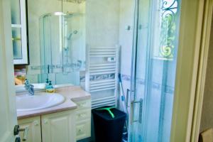 Et badeværelse på Villa Coeur de Campagne + 16 billeder