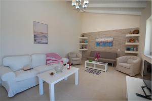 Φωτογραφία από το άλμπουμ του Triton's Nest σε Mesochórion +4 φωτογραφίες