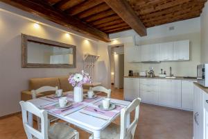 Kuchyň nebo kuchyňský kout v ubytování Tuscan Break