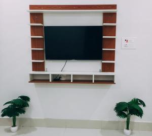 TV/trung tâm giải trí tại Anand Nivas Homestay +3 ảnh