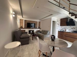 Kuchyň nebo kuchyňský kout v ubytování Villa Popovic - apartments Fruska gora