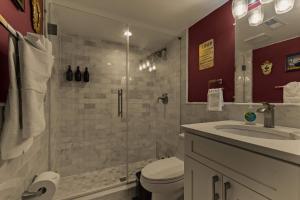 Ảnh trong thư viện ảnh của The Speakeasy Suite A Petworth Hidden Gem ở Washington
