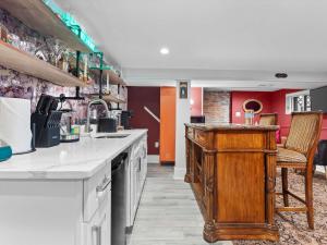 Ảnh trong thư viện ảnh của The Speakeasy Suite A Petworth Hidden Gem ở Washington