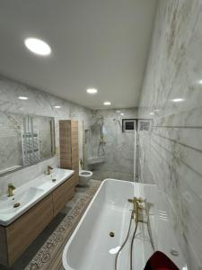Koupelna v ubytování Apartmán na Trávnicích