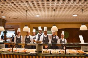 Гости Aparthotel Holiday