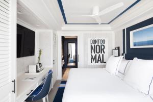 Postel nebo postele na pokoji v ubytování Hotel Mim Sotogrande Club Maritimo