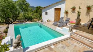 Πισίνα στο ή κοντά στο Villa Ferulas