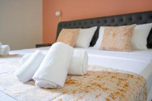 Postel nebo postele na pokoji v ubytování Anna CENTRAL Suites & Apartments