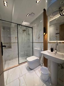 Vannituba majutusasutuses Royal Suite +59 fotot